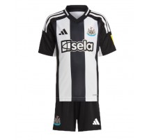Newcastle United Koszulka Podstawowa dzieci 2024-25 Krótki Rękaw (+ krótkie spodenki)